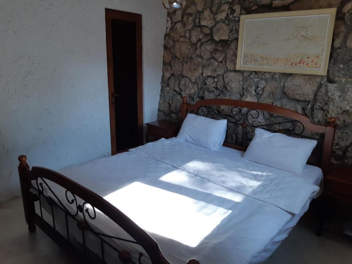 דיליג'אן Alpine Castle Hotel מראה חיצוני תמונה