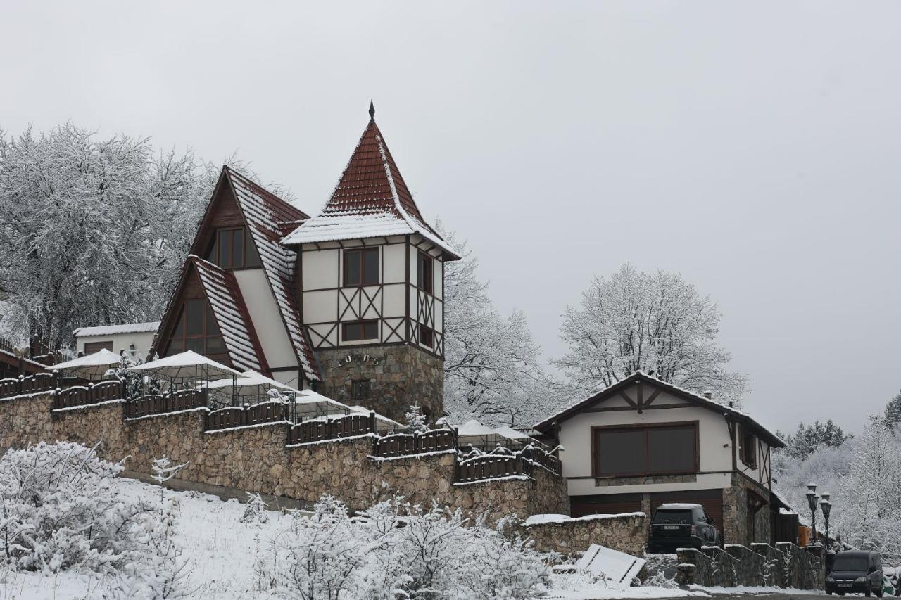 דיליג'אן Alpine Castle Hotel מראה חיצוני תמונה