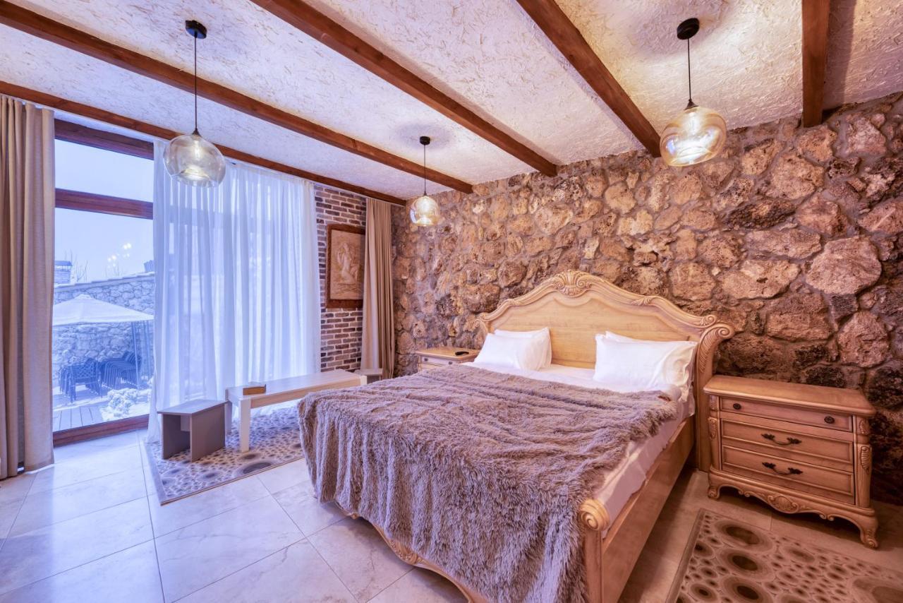 דיליג'אן Alpine Castle Hotel מראה חיצוני תמונה