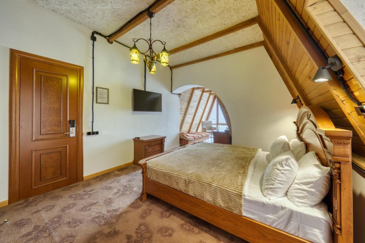 דיליג'אן Alpine Castle Hotel מראה חיצוני תמונה