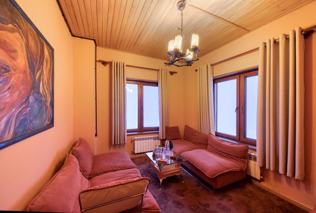 דיליג'אן Alpine Castle Hotel מראה חיצוני תמונה