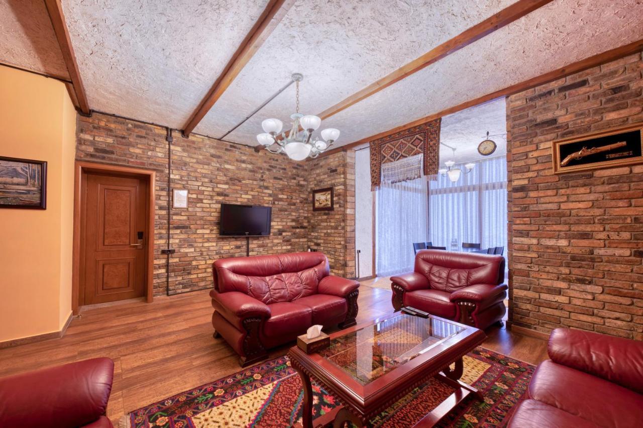 דיליג'אן Alpine Castle Hotel מראה חיצוני תמונה