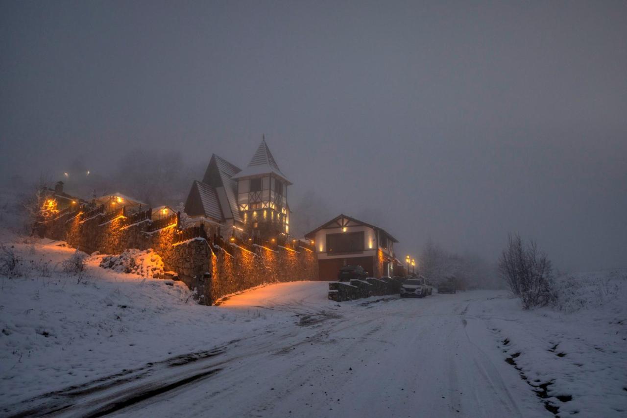 דיליג'אן Alpine Castle Hotel מראה חיצוני תמונה