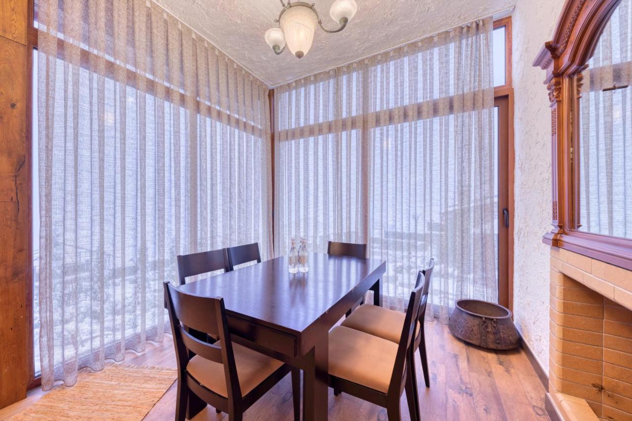 דיליג'אן Alpine Castle Hotel מראה חיצוני תמונה