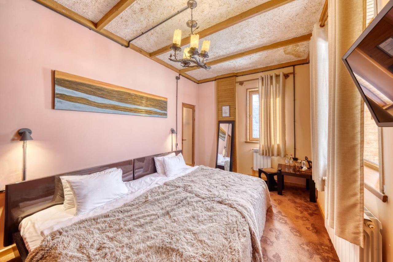 דיליג'אן Alpine Castle Hotel מראה חיצוני תמונה